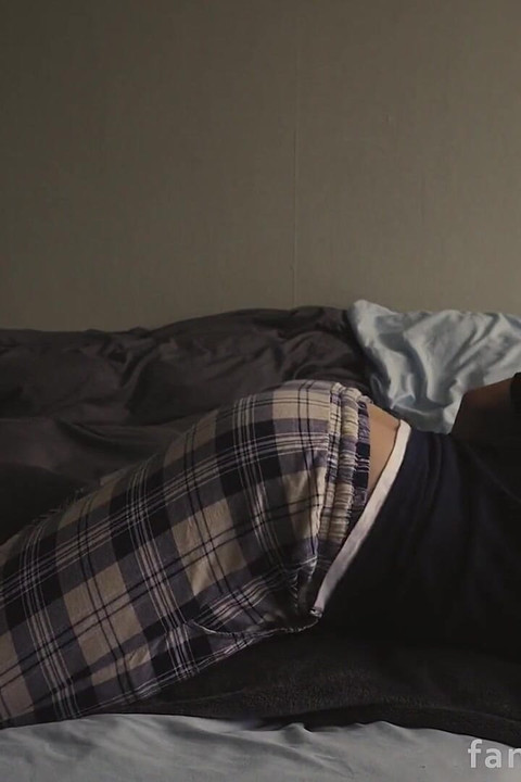 아침 루틴. 내 귀에 속삭이는 의붓아빠, 오르가즘에 동기를 부여하는 모든 단어에 의해 켜지고