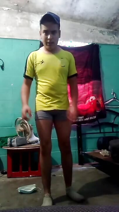 Jesus in boxer without shirt making a smoothie of gamsito