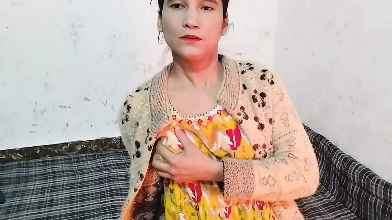 Abbu jaan ne meri big boobs daba daba kar pela