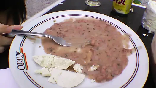 Фетиш и писсинг белых лесбиянок-леггинс