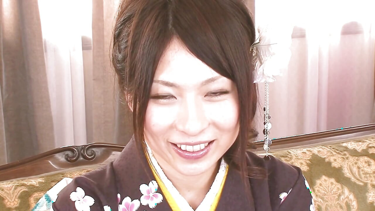 Asiática bliss cena 3_busty mulher japonesa vestida de gueixa acaba com sua buceta peluda coberta de sêmen