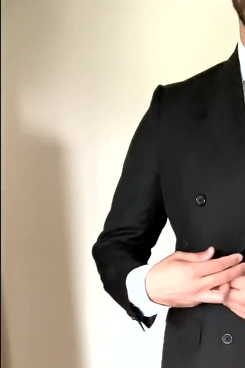 Poslovni čovjek u odijelu