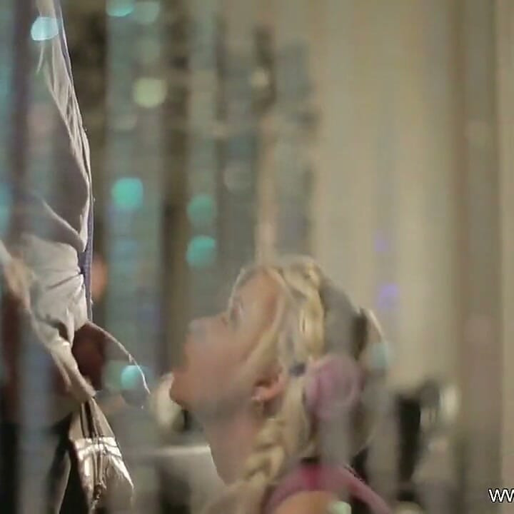 Tysk blowjob. Fantasi blond BJ