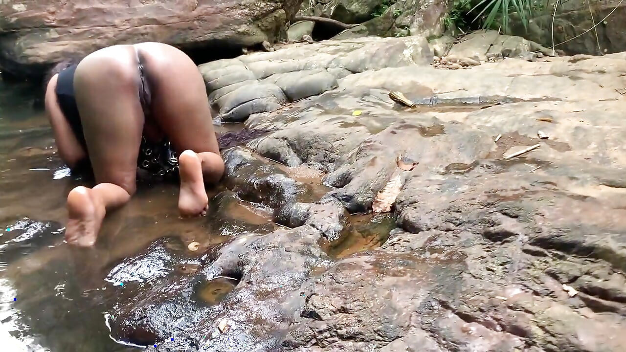 วิดีโอเย็ดหีแน่นๆ ของสาวหมู่บ้านศรีลังกา, วิดีโอเย็ดเอาท์ดอร์ Desi