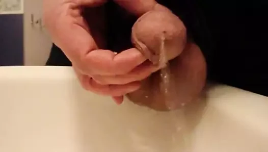 Beni pissing sağ sonra lanet, kedi suyu üzerinde benim çük