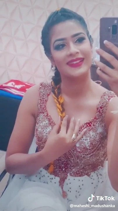 Maheshi Madushanka Hot Scene