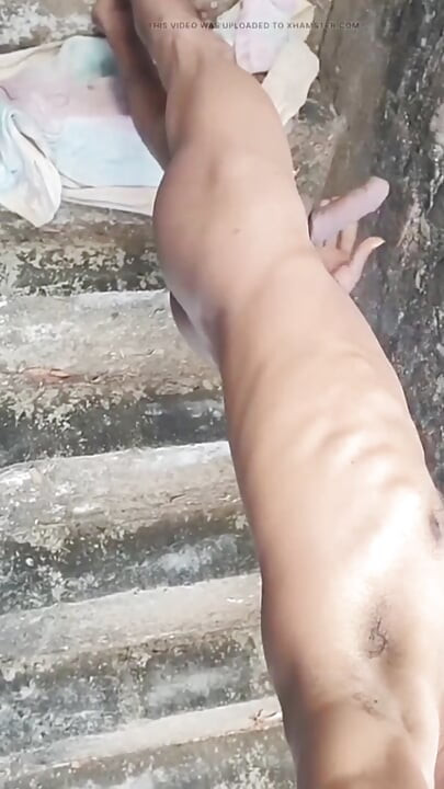 6packed Village guy jerks dick at House's Terrace