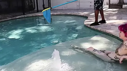 Pool Blowjob with Pedsrmeds