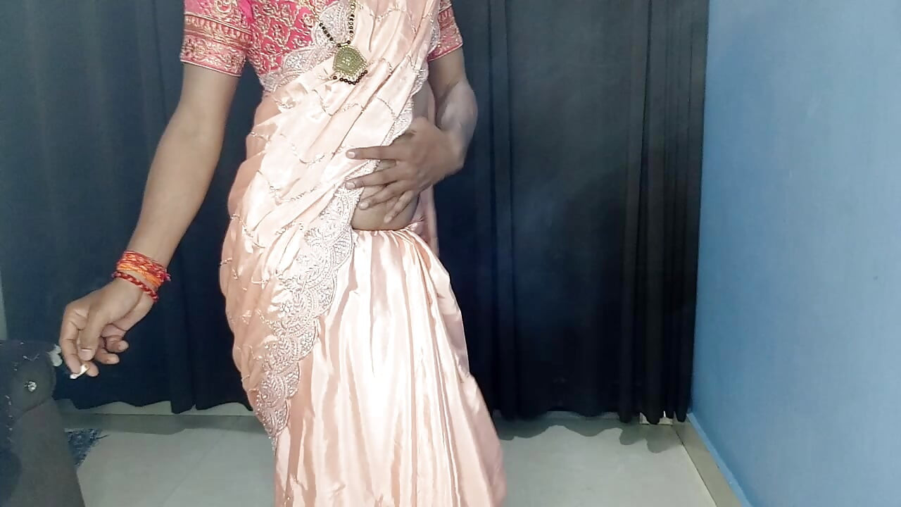 Indian hot stepmoms wearing saree last night looking so hot