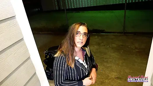 Татуированная милфа-брюнетка с большими сиськами Celeste небрежно лижет страстное лизание!