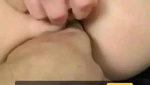 Genç sarışın Tina Jay'in yüzüne boşalıyor