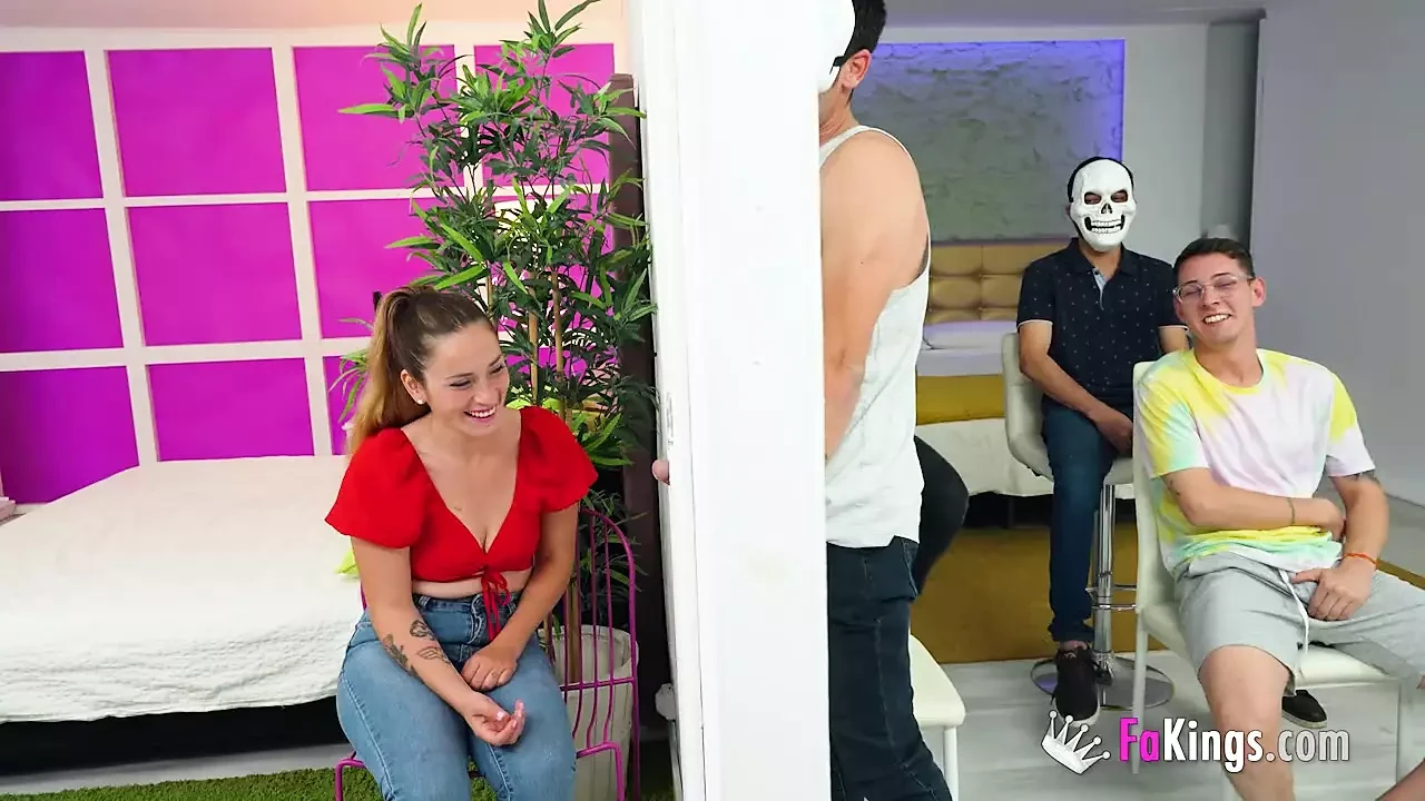 CITA CALIENTE! La argentina amateur Ammy Redhead está desesperada por follar
