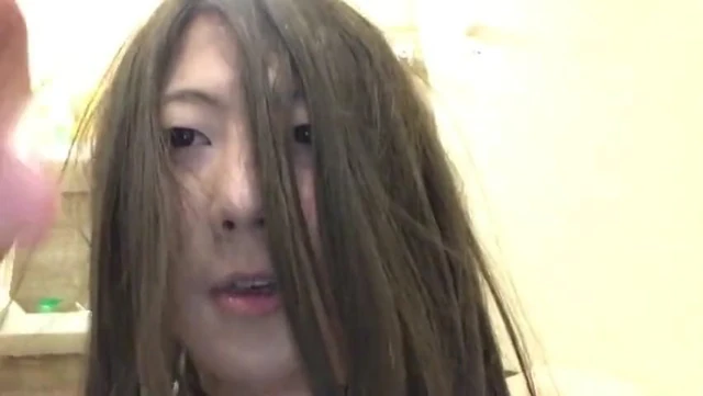 Amateur Asian Toying In Tub