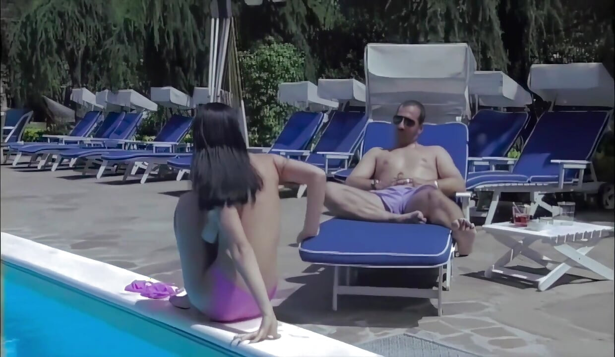 Getting Screwed on the Poolside Sunbed