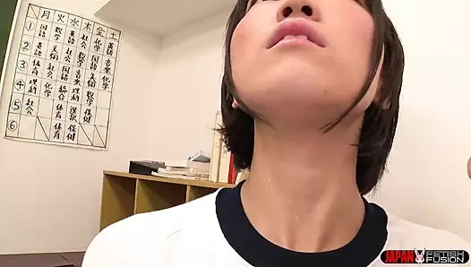 Нюхающие запах, кульминационный лесбиянки - сладкий и сладкий вкус молодости в спорте: Yukari Miyazawa и Ameri Hoshi