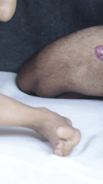 "Desi yeni evli karı seksi sari içinde sert sikişiyor" dan unutulmaz an bölüm 2