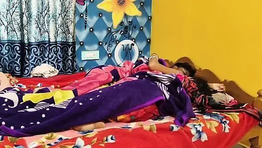 Дези Village горячий муж, новобрачные жены трахаются в хинди видео