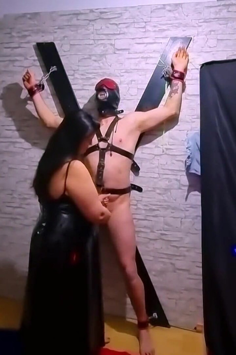 Köle tamamen St. Andrew'un haçının insafında bölüm 3