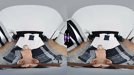 Возбужденная блондинка скачет на его члене после починки ее ноутбук - TmwVRnet