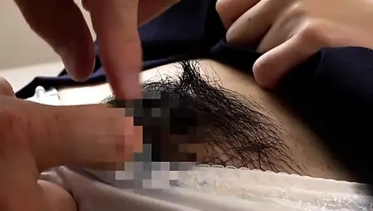 Kalp atışı koridor riski - özel bir dünyada çıplak bacaklar fırçalıyor