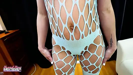 Mercedez - tante semok rambut cokelat lagi asik jilat memek berantakan sampai telan sperma!