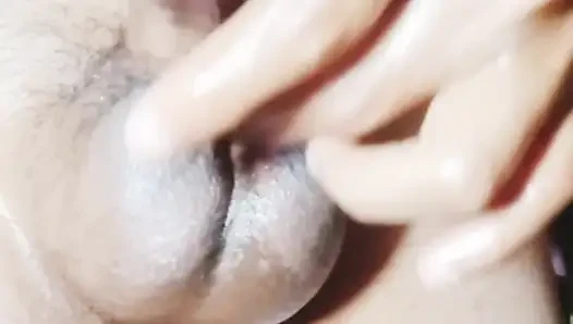Yarak ve topun yağ masajı ve götüne yağ masajı