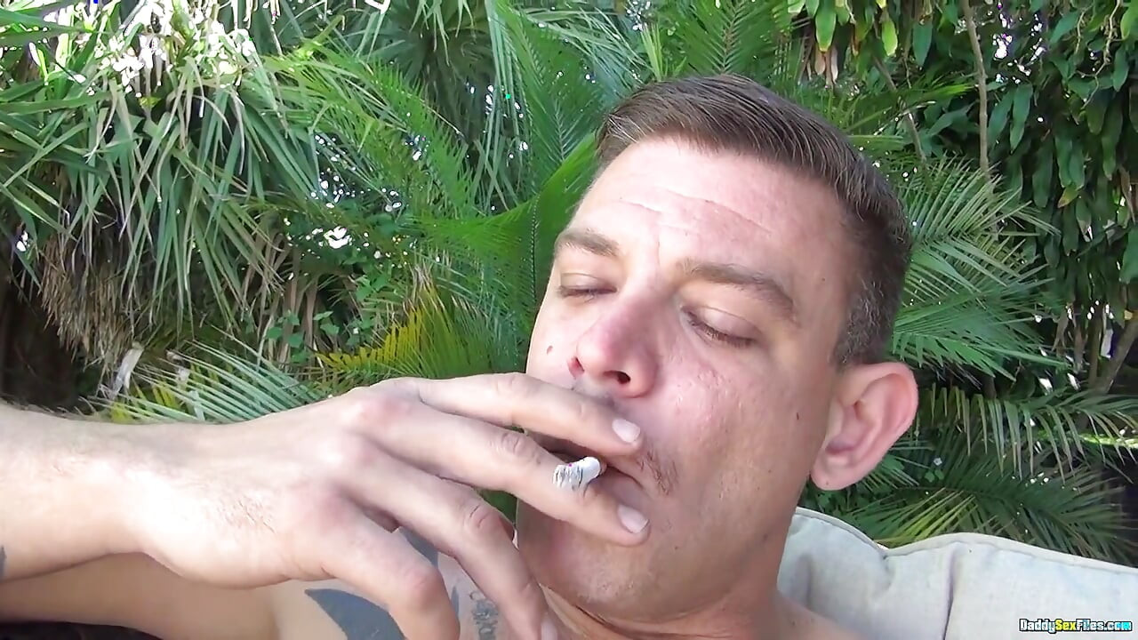 Obožavanje penisa uz bazen