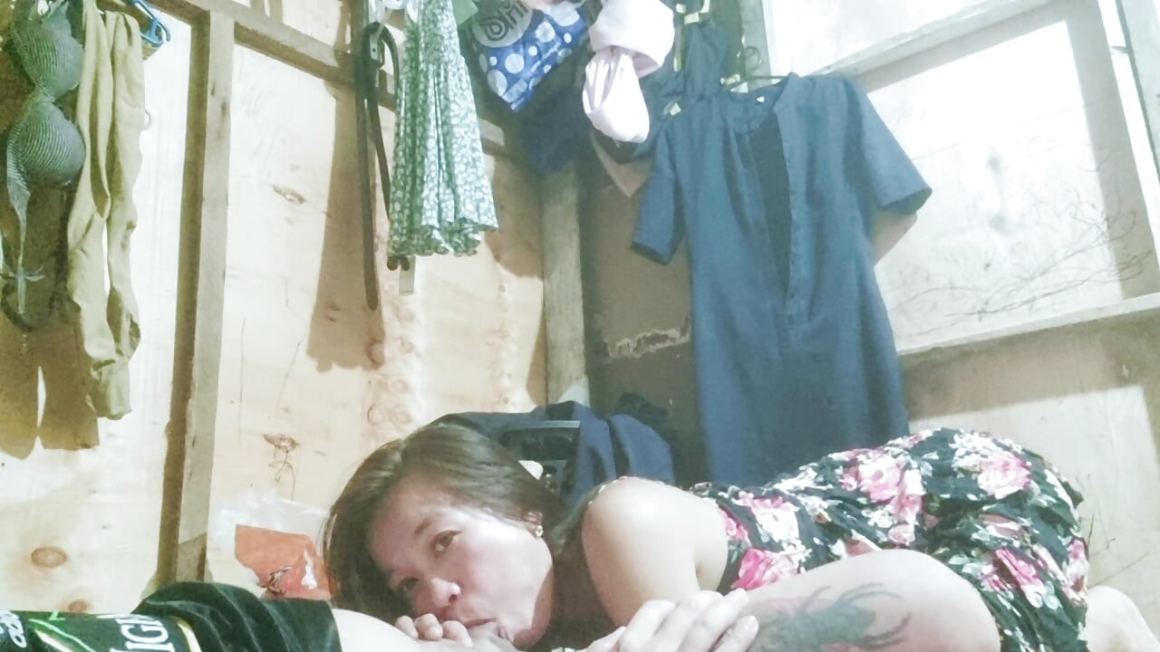 Filipina wife share pussy with her college friend