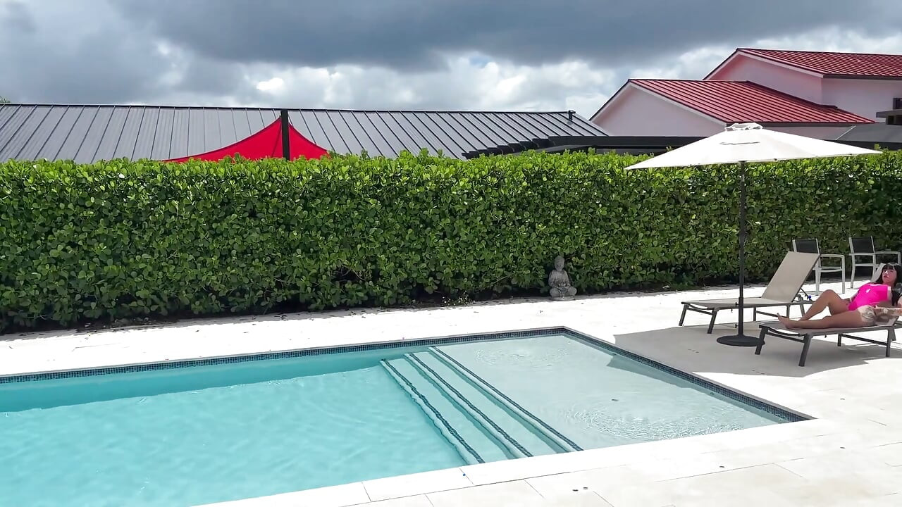 Boricua Baddie Lorena Miller Lets Jmac Fuck Her Poolside