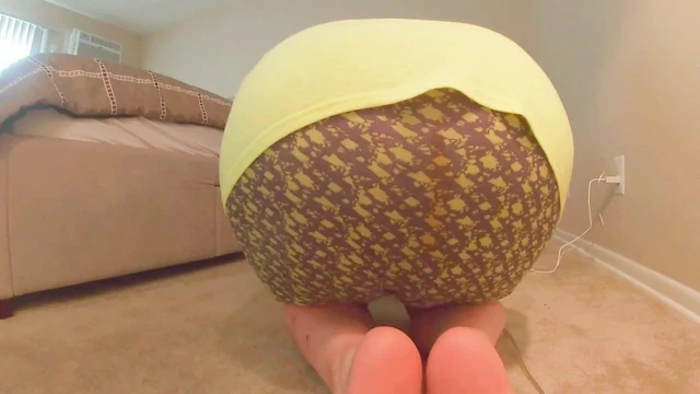 BIGGBUTT2XL STRIPPING SHOWING FAT ASS AND HOLE