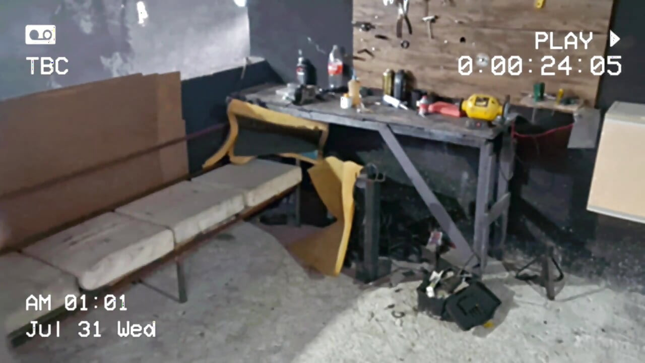 Young Girl Takes Her Car to the Mechanic and Fucks the Employee