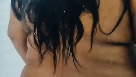 Pertunjukan mandi