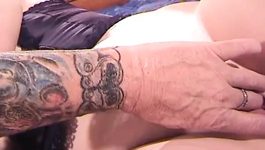 Pelacur gemuk mencoba membuat kontol besar muncrat pov