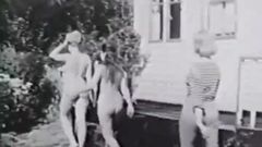 Margaret Nolan, Vera Novak. Vintage naturist clip