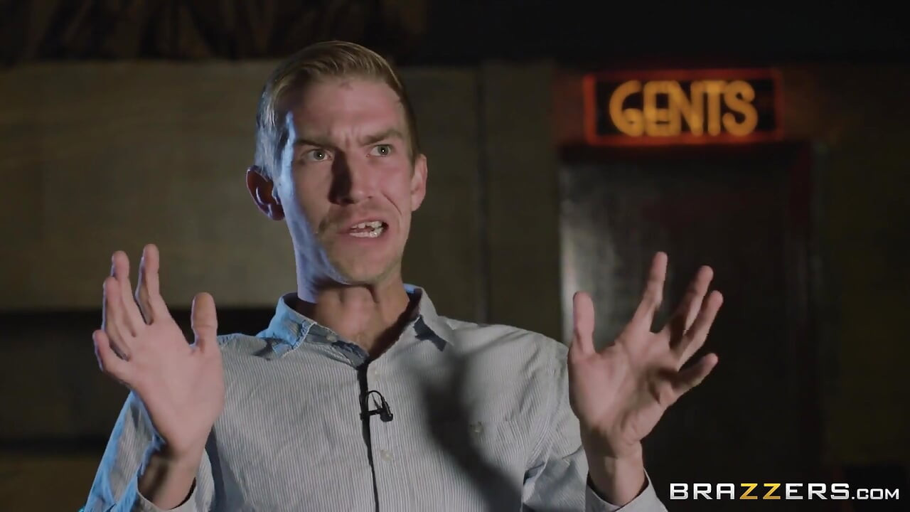 Brazzers - Danny Tries to Shoot a Movie but Ends up Doing What He Does Best, He Fucks Viola Bailey