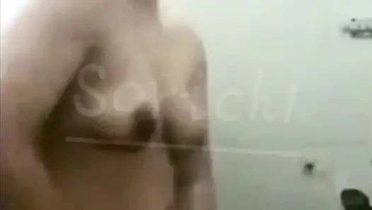 Takeapeekatmycurvyfe