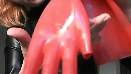 Ibadet tanrıçası Celine Sweat