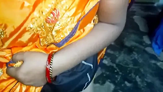 Tante seksi india pakai kain sosis ganti baju lagi asik sama cowok berondong
