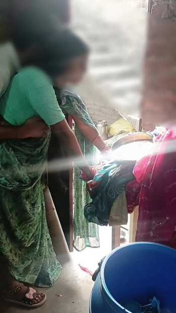 Seeing sister-in-law alone in broad daylight,Hindi Sexy Video,Indian Sexy Video,Desi Sexy Video,Sexy Video,Sex Video… | Clip 1