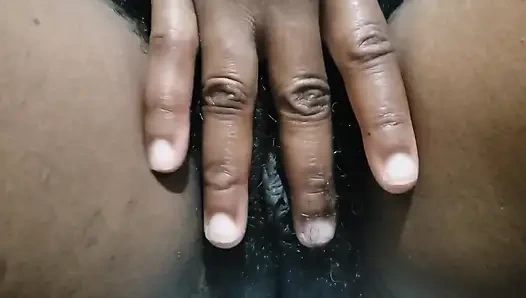 Она чувствовала себя, пока не услышала момент соблазнять ее киску