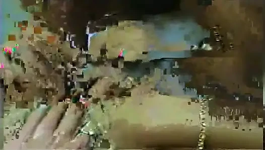 Uzun saçlı adam çarpıcı güzel saçlı kadın çalışanı Montana Gunn'ı ofiste büyük göğüslerle sikiyor