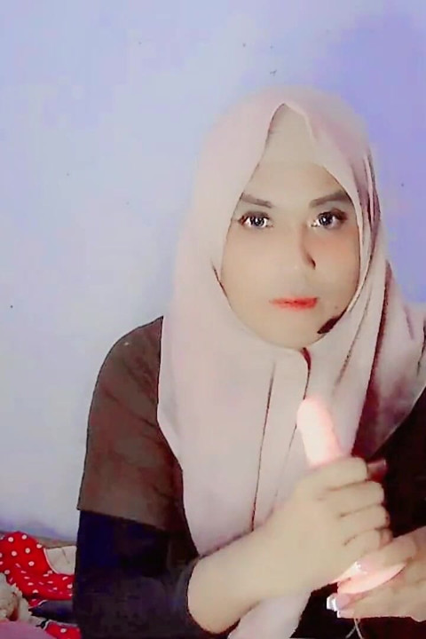 Indonesian Sissy Hijab Anal Virginity Lost
