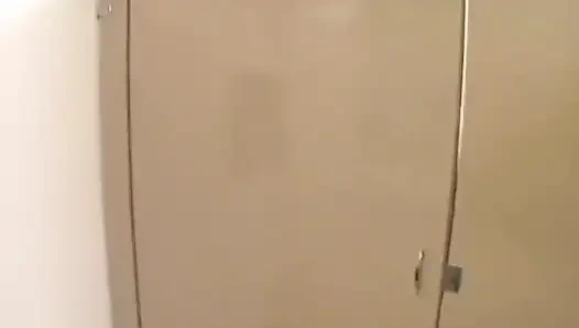 Хардкорная сессия траха в рот с французской блондиночкой