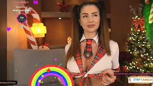 Justinnejade lagi asik muasin memeknya pakai rok dan kaus kaki sambil menggoda!