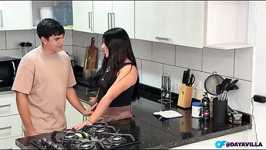 Amateur Hottest Colombian Has Sex In The Kitchen With Her Roomie