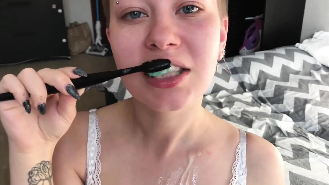 Vilu Vidish Brushes Teeth with His Cum Load