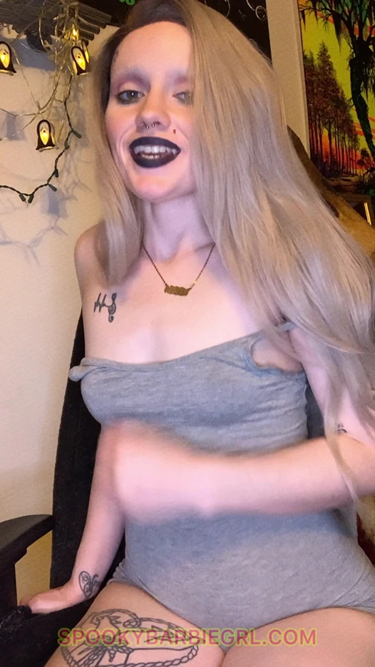 SPOOKYBARBIEGRL GOTH HOMEWRECK JOI - KÜÇÜK MEMELER DAHA IYI