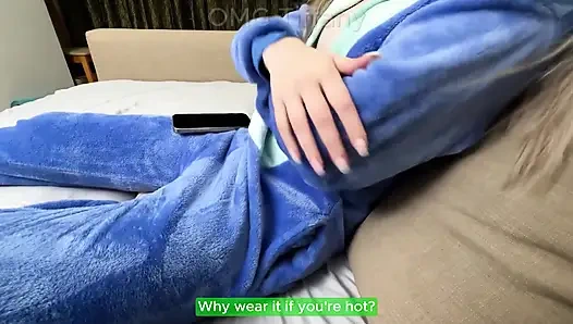 Üvey kız kardeşim pijamalarının düğmelerini açmamı istedi - ne yanlış gitmiş olabilir ki?