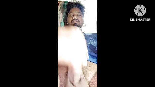 When he came today, he shook his cock a lot.