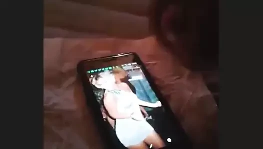 Fahişe sürtüğün götünü sikiyor